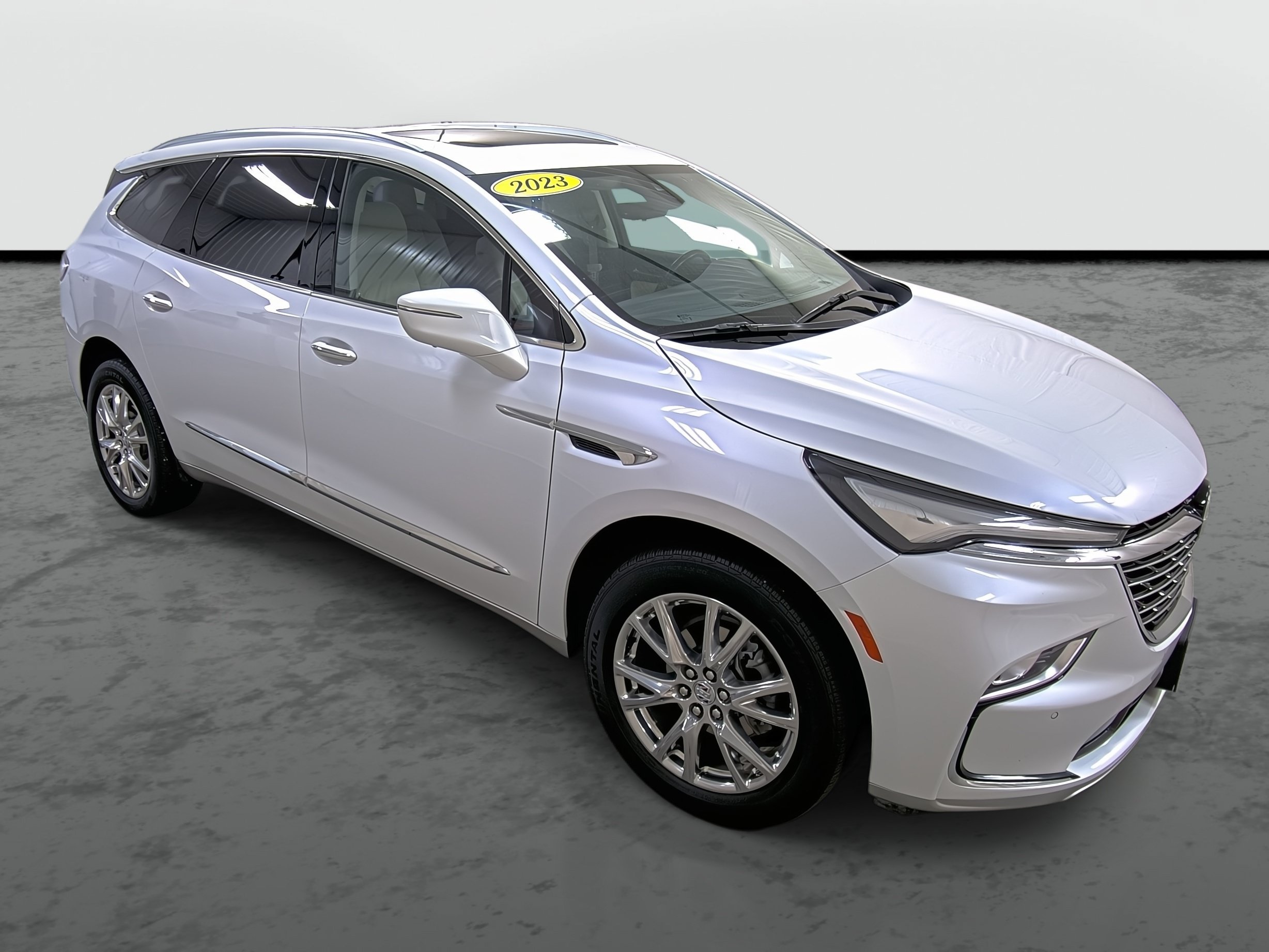 Used 2023 Buick Enclave Essence AWD/4WD image 5