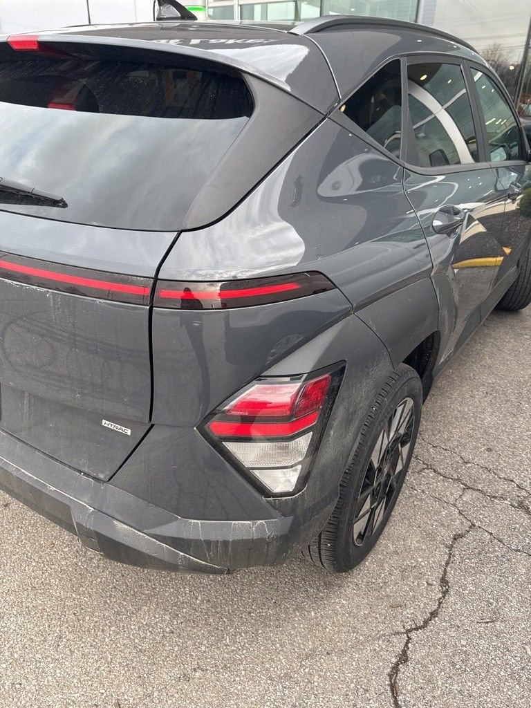 Used 2024 Hyundai Kona SEL image 3