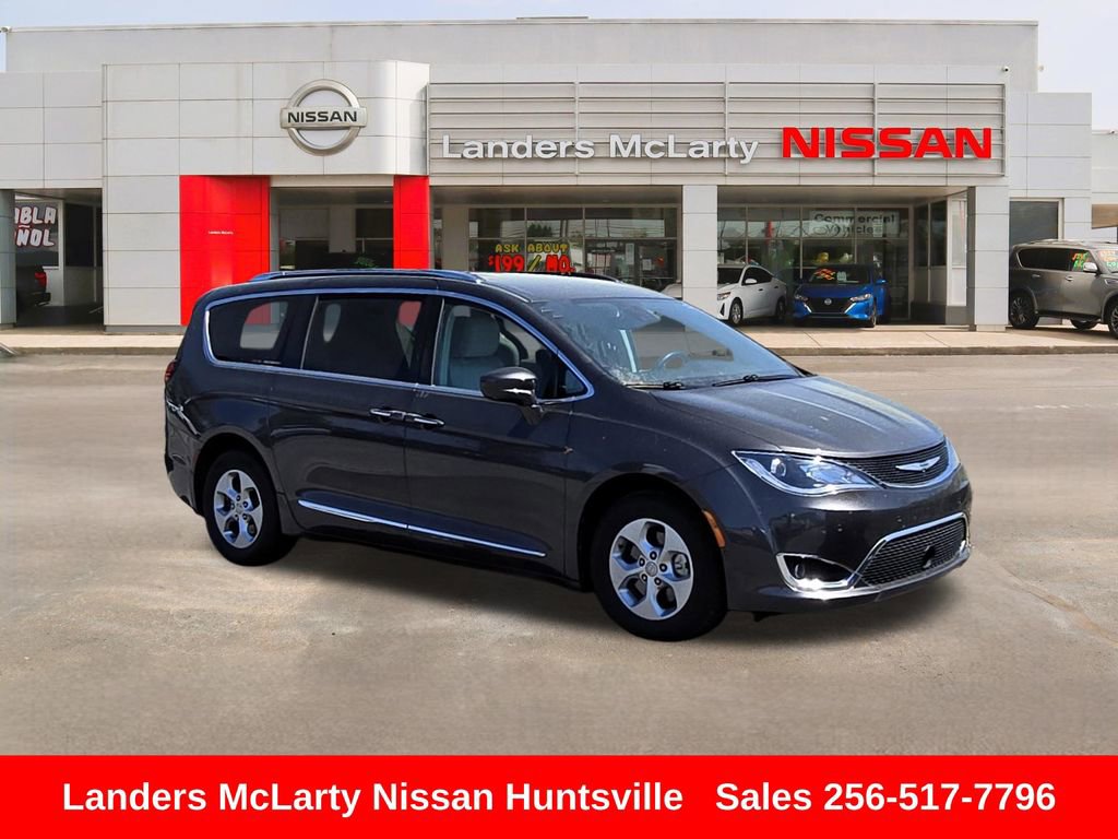 Used 2017 Chrysler Pacifica Touring-L Plus w/ Advanced Safetytec Group image 1