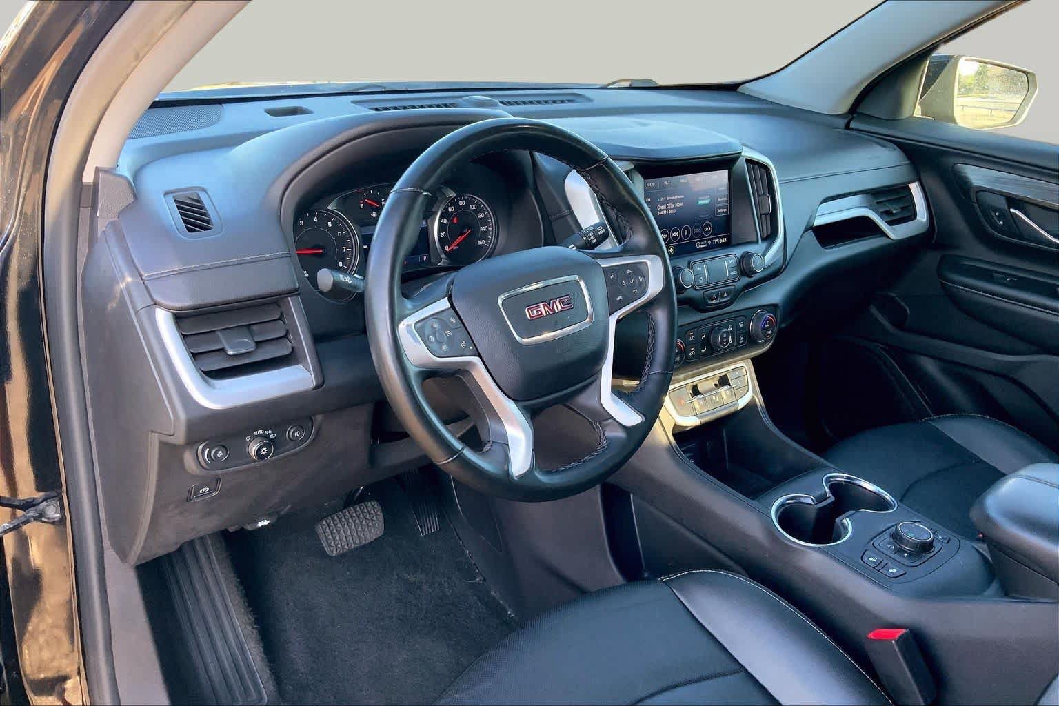 Used 2024 GMC Terrain SLT AWD/4WD image 17