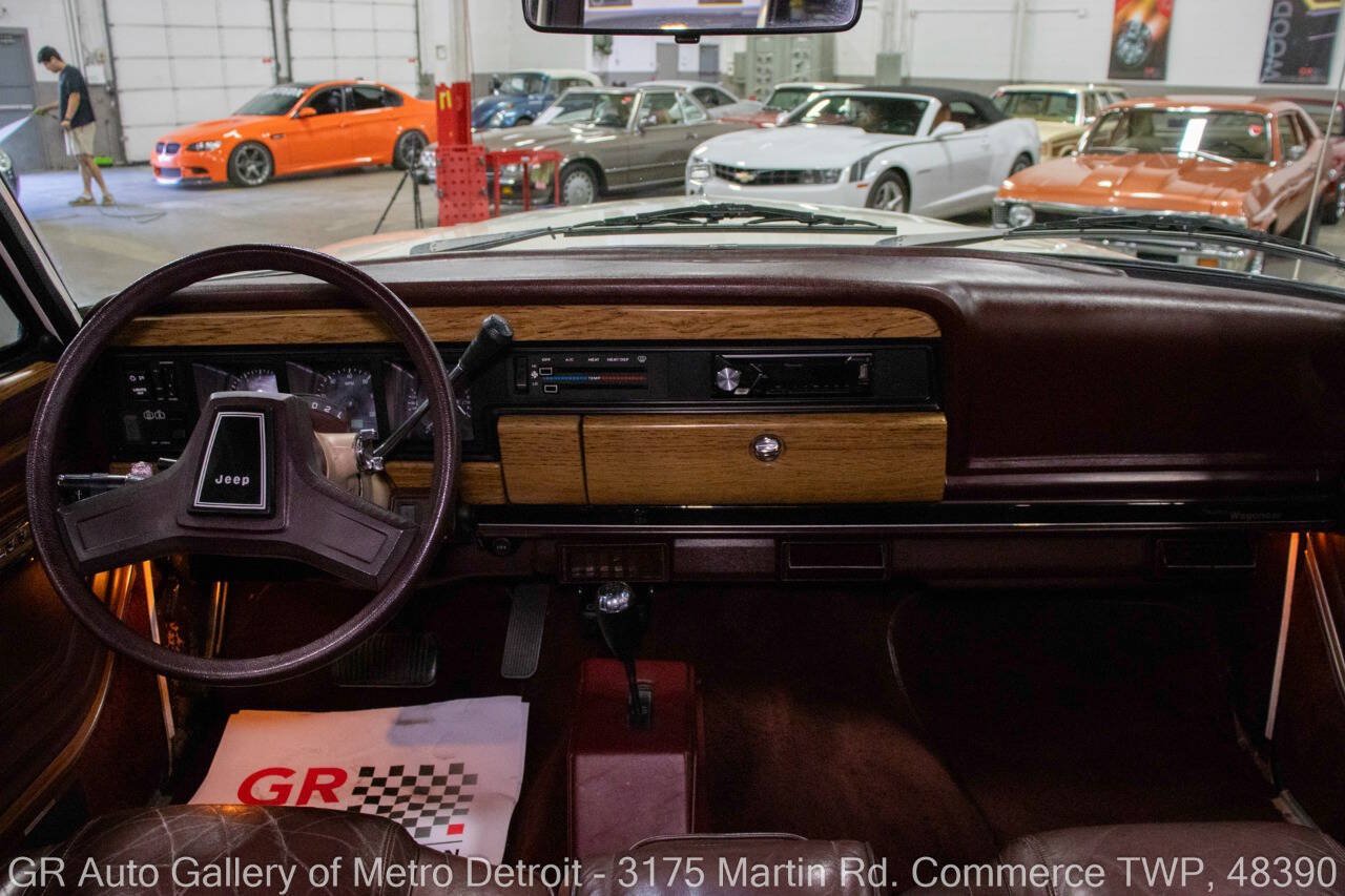 Used 1987 Jeep Grand Wagoneer AWD/4WD image 17