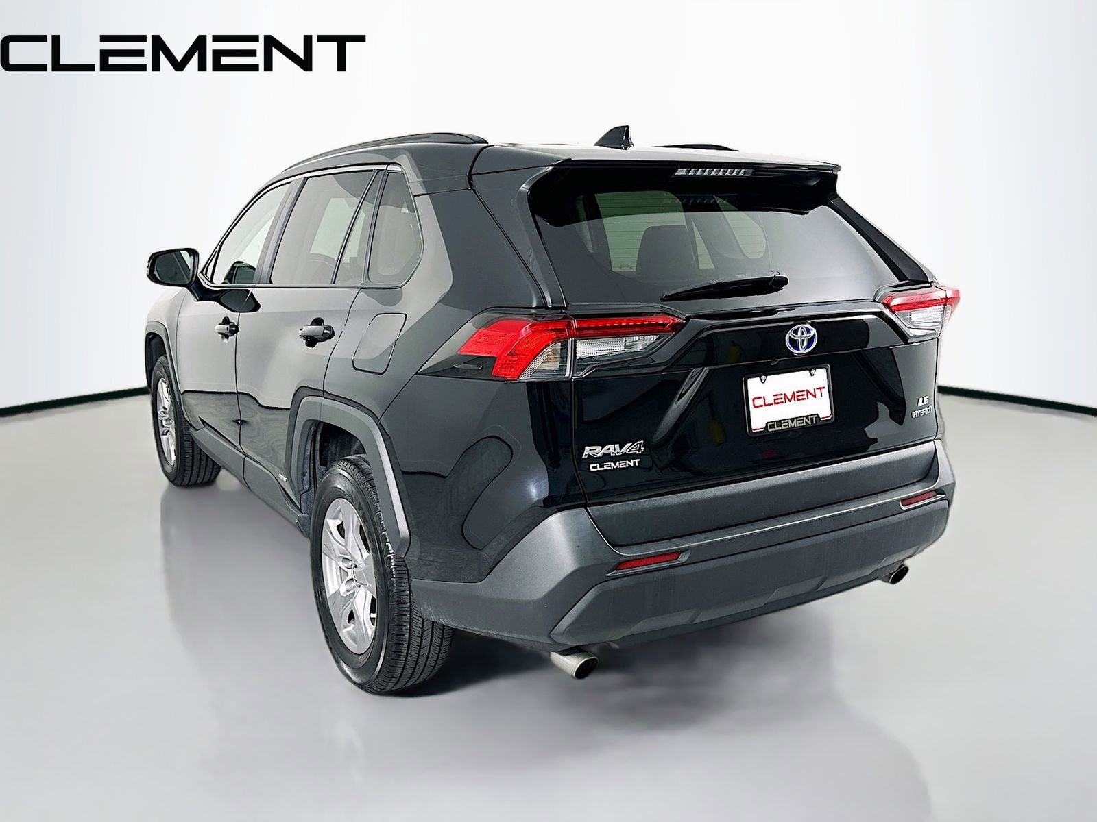 Used 2022 Toyota RAV4 LE image 8