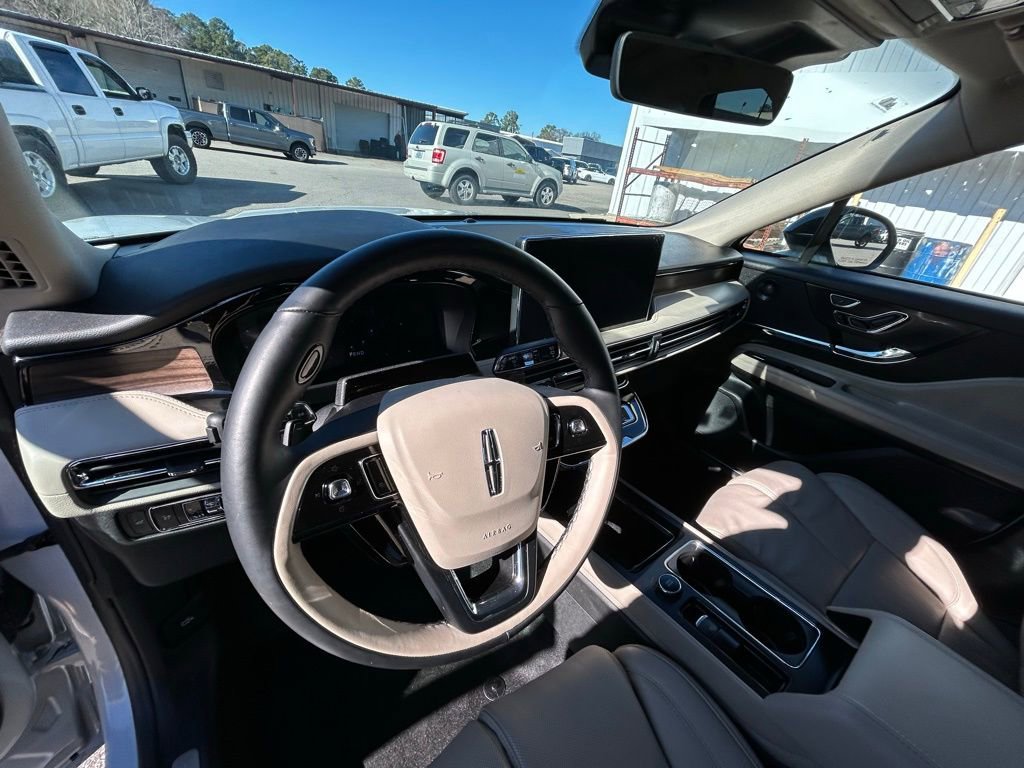 Used 2025 Lincoln Corsair Reserve w/ Equipment Group 202A video 2