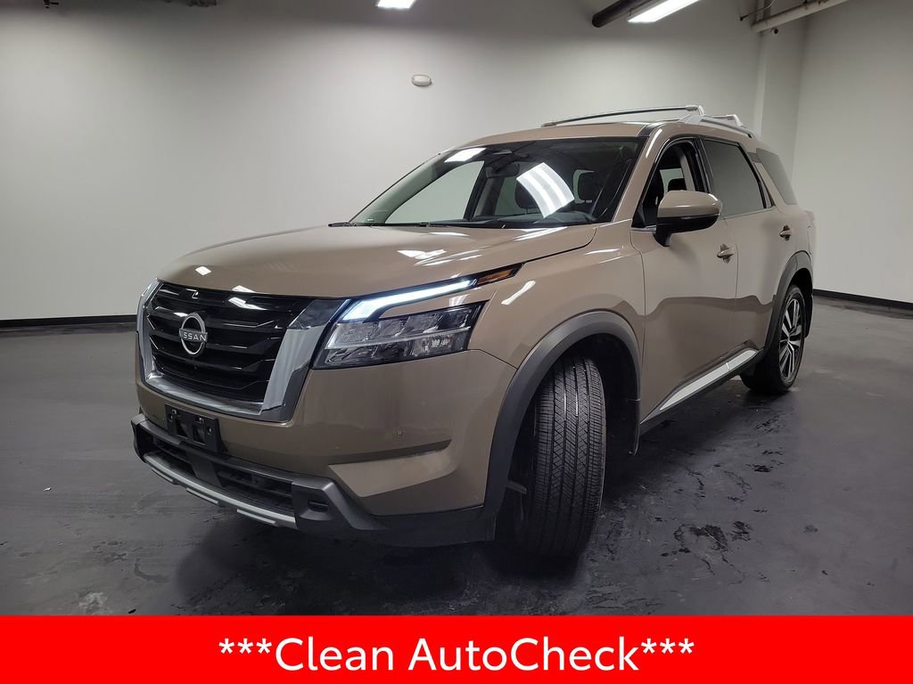 Used 2024 Nissan Pathfinder Platinum AWD/4WD image 4