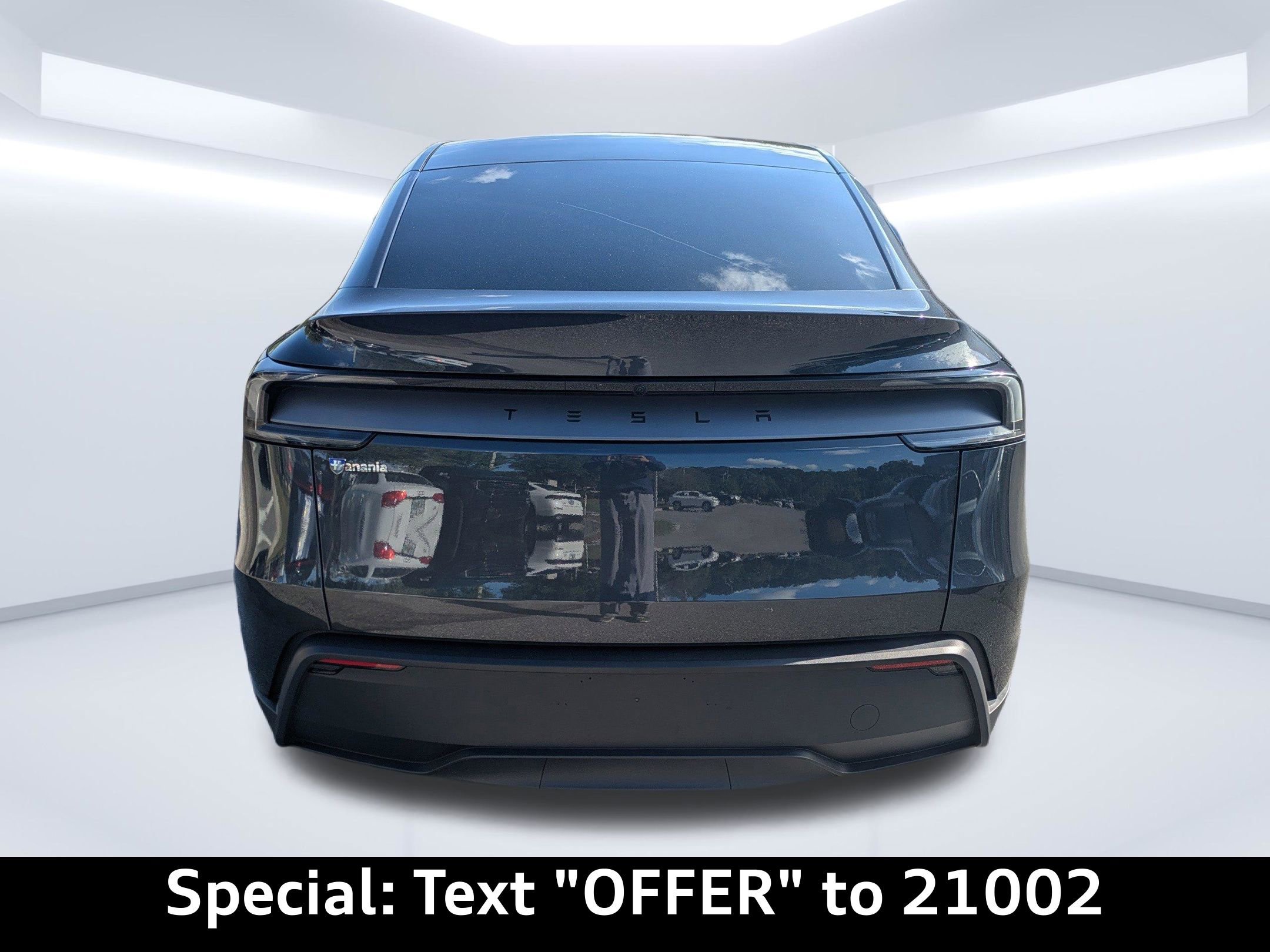 Used 2026 Tesla Model Y 2WD image 3