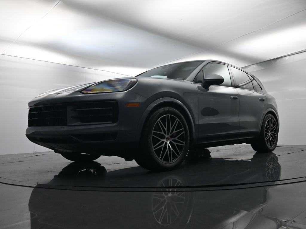 Used 2025 Porsche Cayenne S image 44
