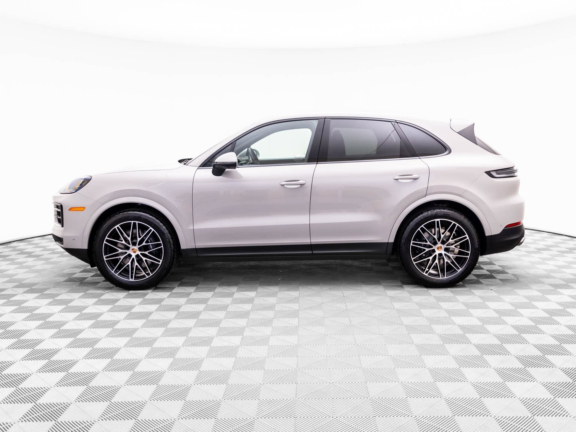 New 2026 Porsche Cayenne AWD/4WD image 2