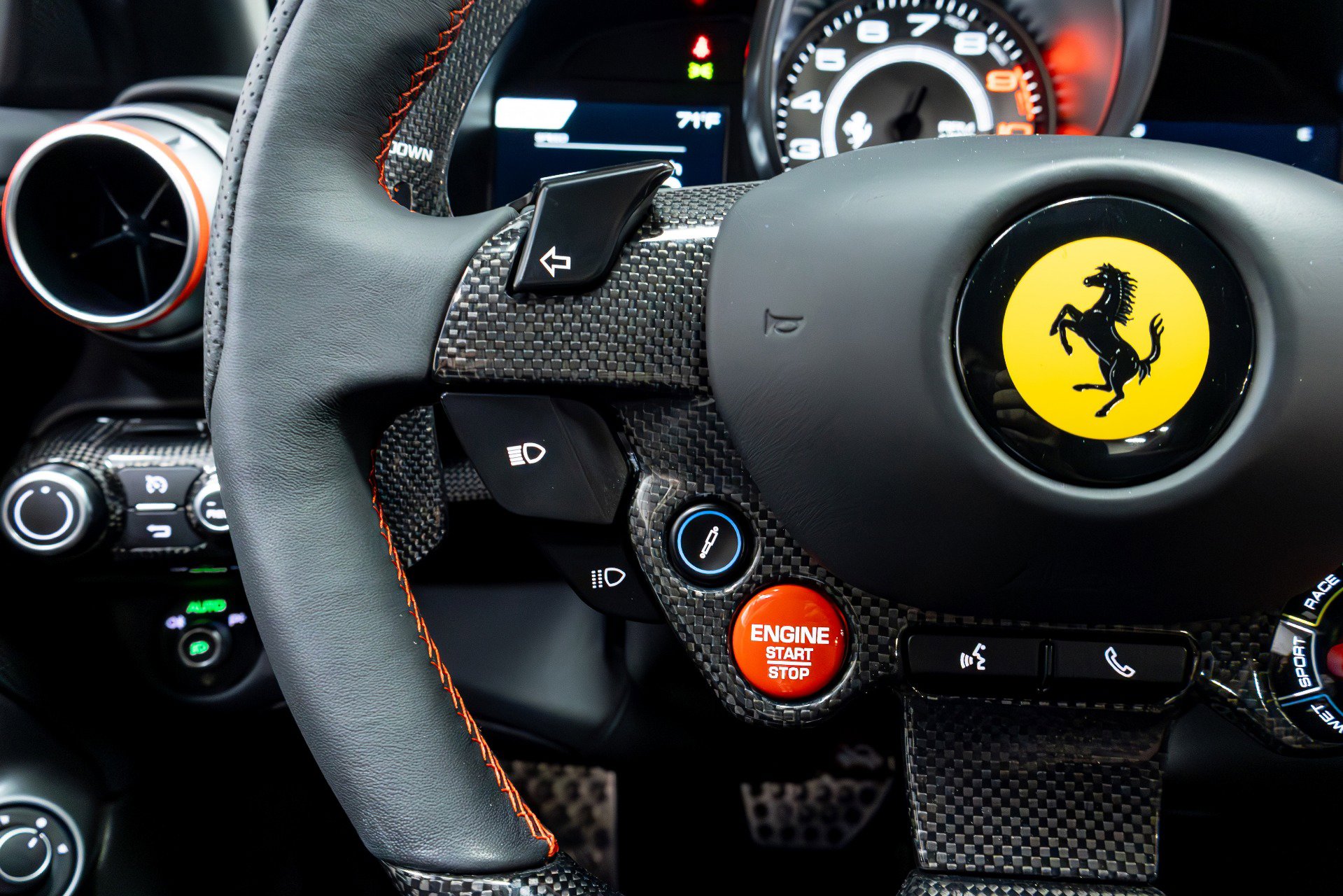 Used 2018 Ferrari 812 Superfast RWD image 63