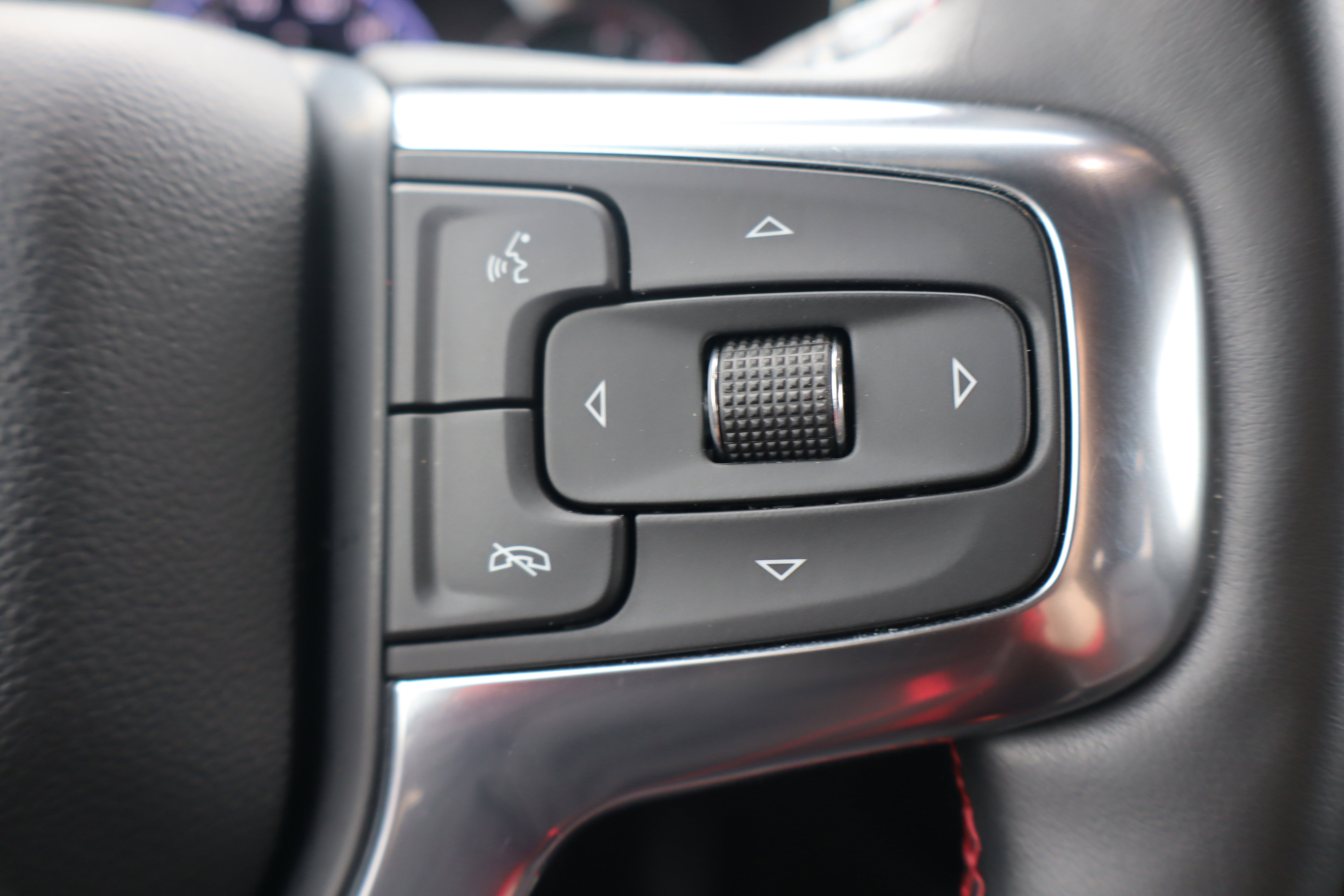 Used 2024 Chevrolet Blazer RS w/ Driver Confidence II Package image 16