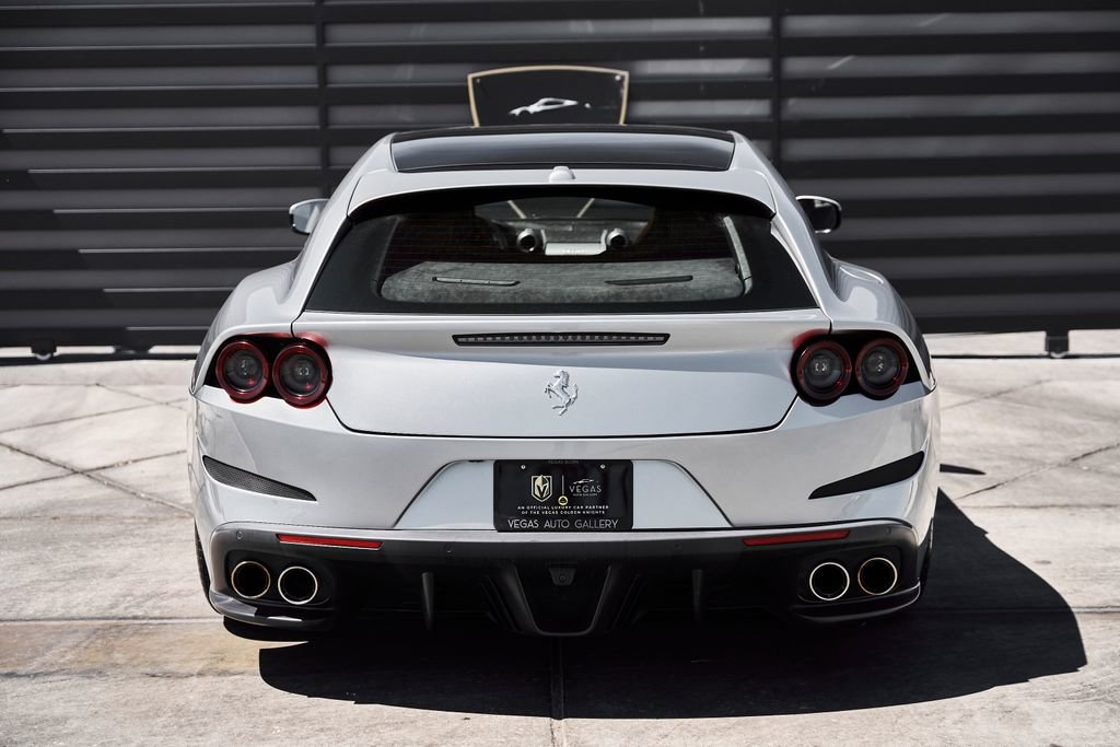 Used 2018 Ferrari GTC4Lusso AWD/4WD image 21