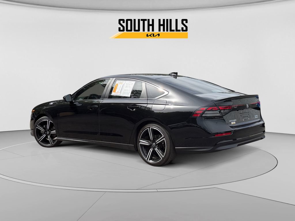 Used 2023 Honda Accord Sport image 3