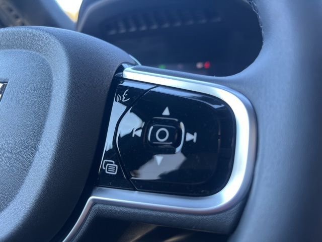 Certified 2025 Volvo XC90 B6 Ultra w/ Lounge Package image 34