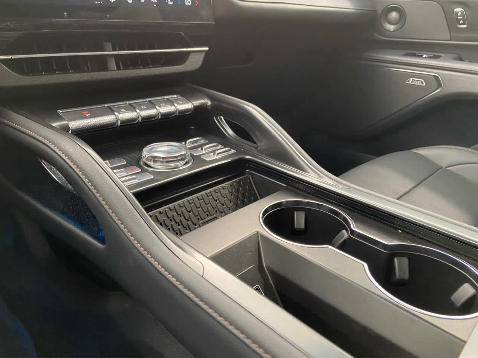 Used 2024 Lincoln Nautilus Premier w/ Equipment Group 102A image 39