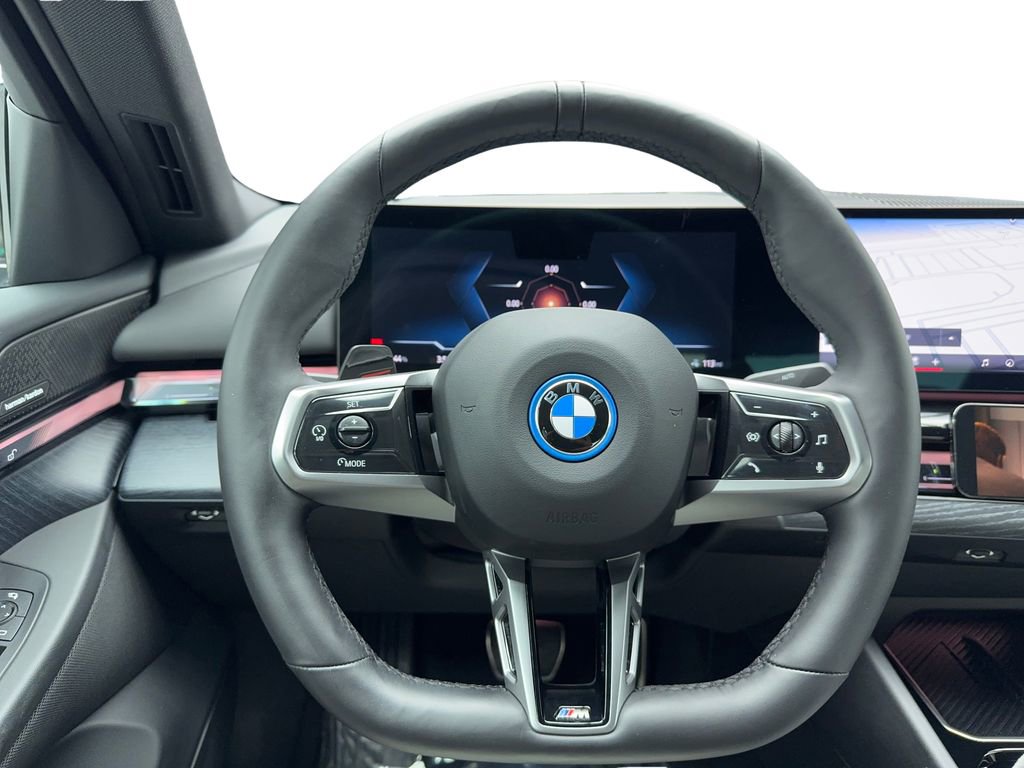 Used 2025 BMW i5 eDrive40i w/ Executive Package image 21