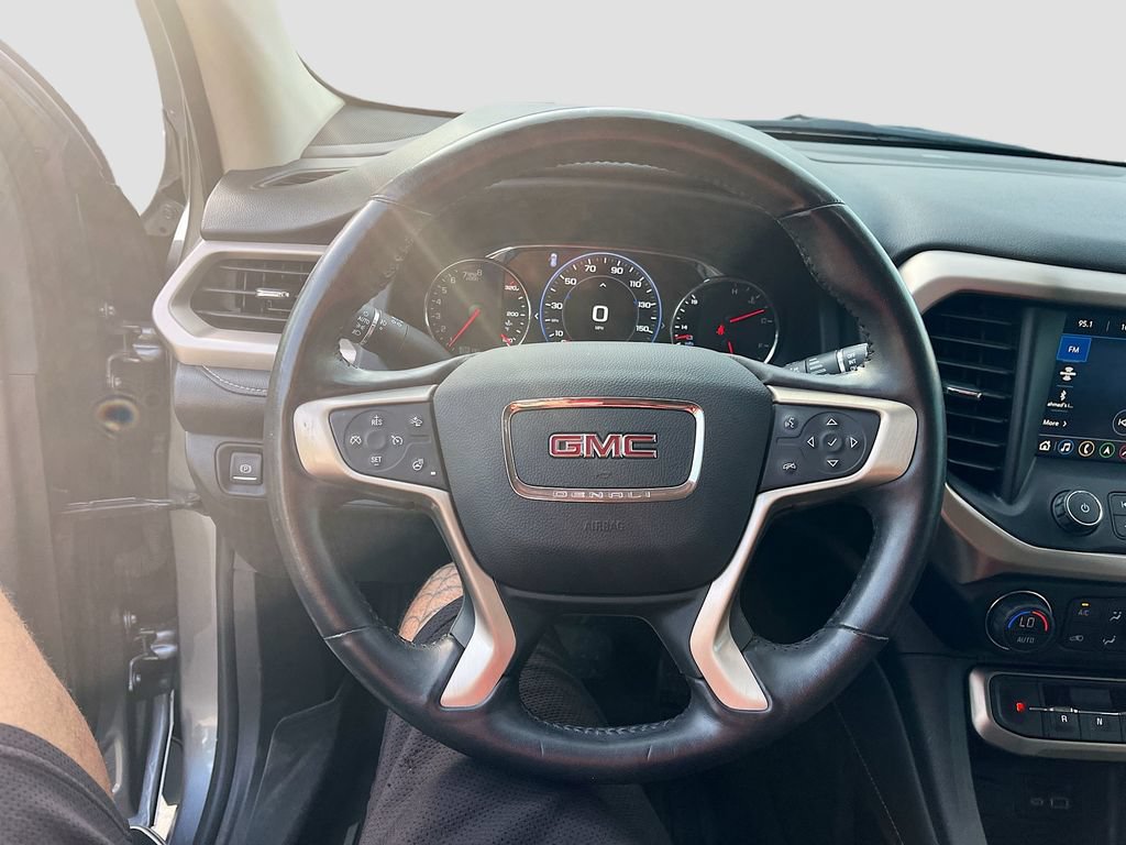 Used 2021 GMC Acadia Denali w/ Denali Technology Package FWD image 11