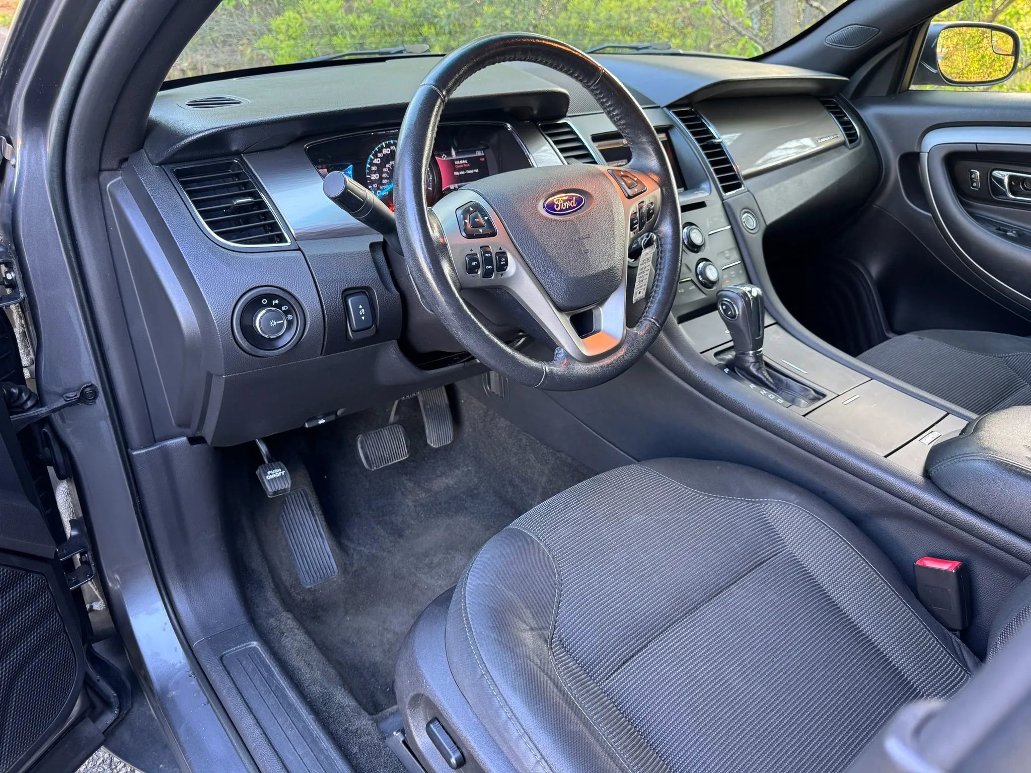 Used 2014 Ford Taurus SEL w/ Equipment Group 201A image 12