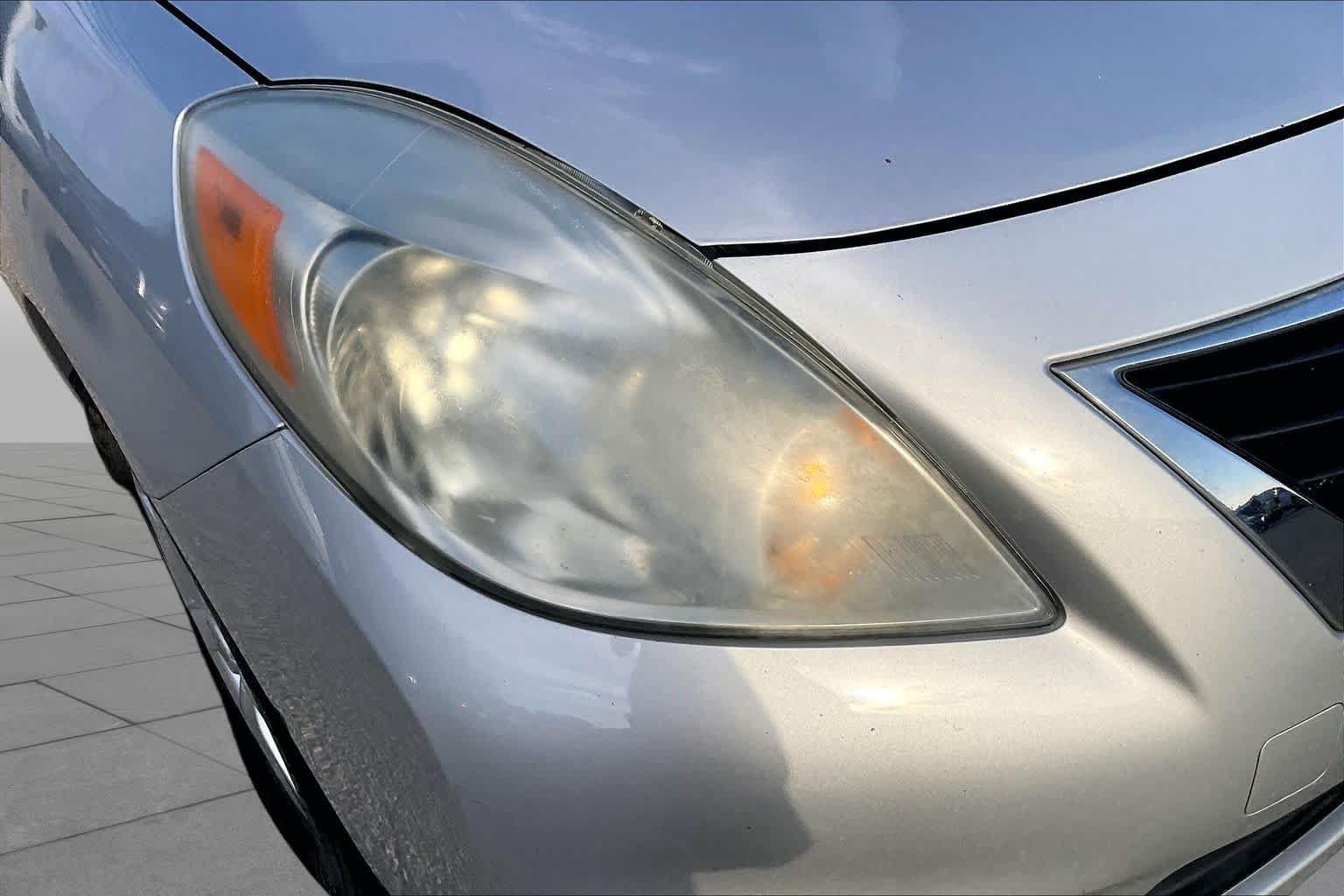 Used 2012 Nissan Versa FWD image 22