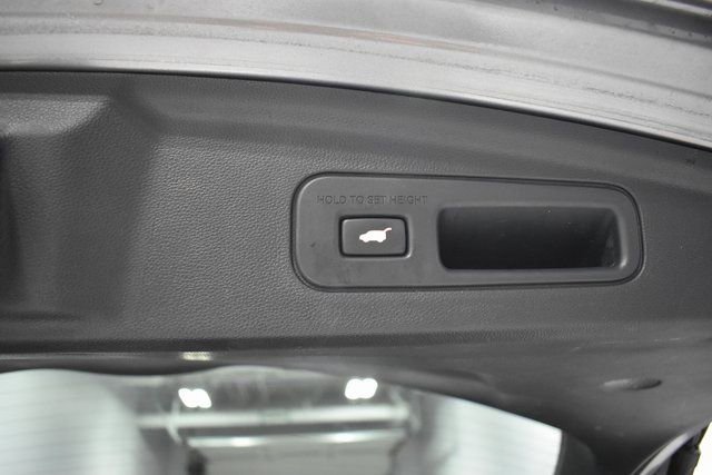 Used 2023 Acura MDX SH-AWD w/ Technology Package image 37