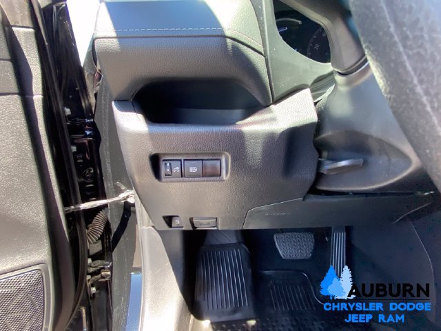 Used 2024 Toyota RAV4 LE AWD/4WD image 33