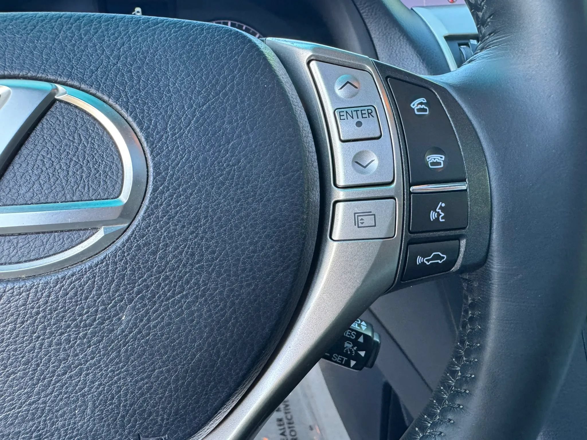 Used 2013 Lexus RX 450h AWD w/ Navigation Pkg image 33