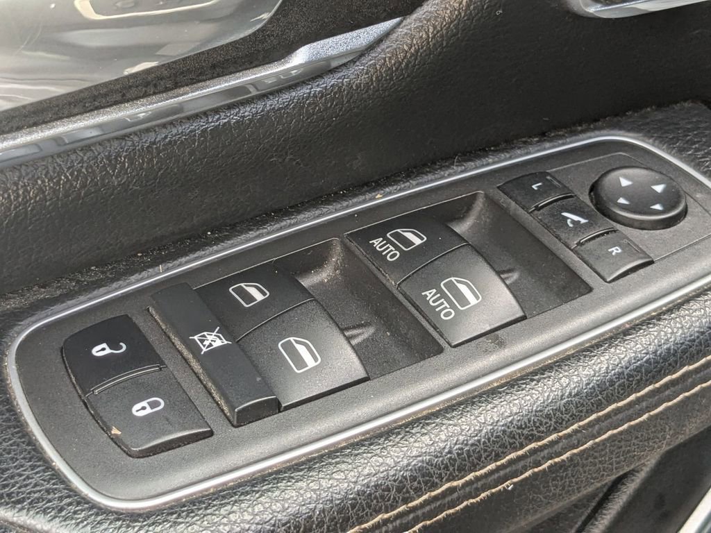 Used 2022 RAM 1500 Laramie AWD/4WD image 17