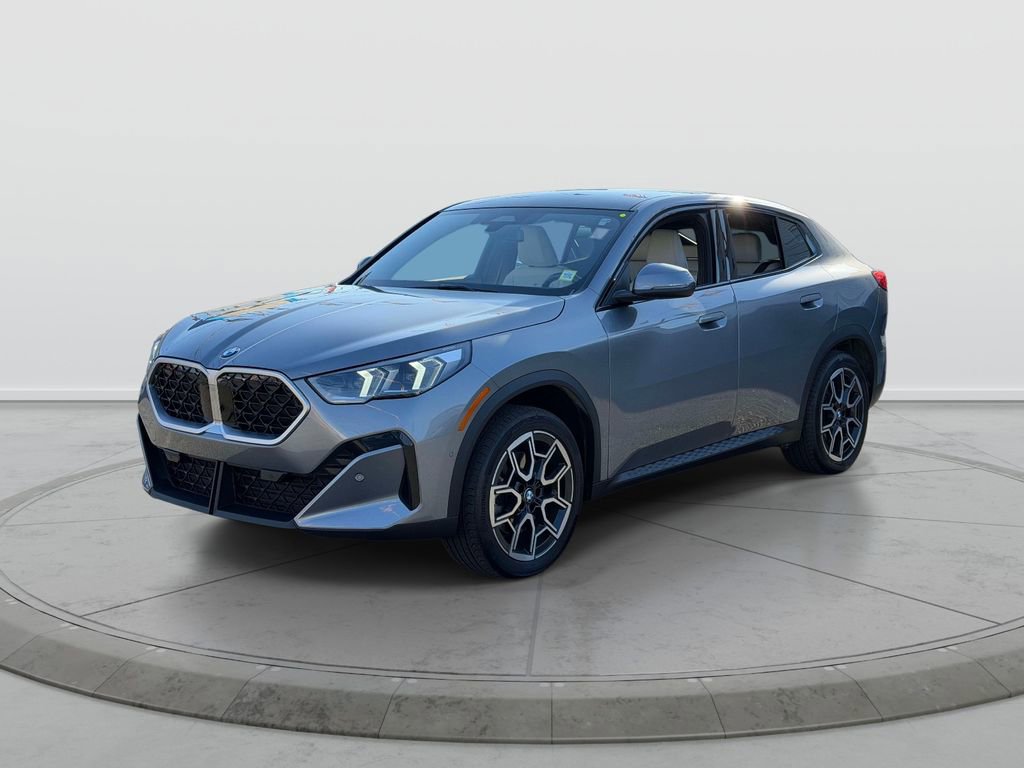Used 2026 BMW X2 xDrive28i AWD/4WD image 3