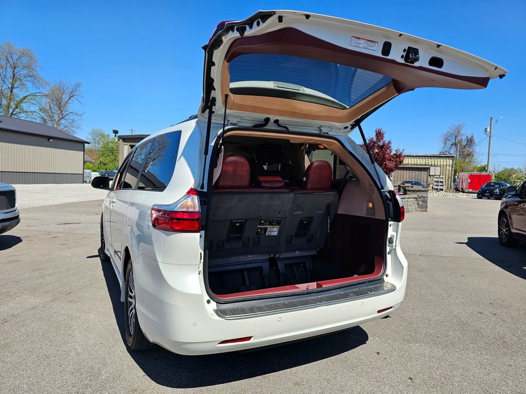 Used 2019 Toyota Sienna XLE w/ XLE Navigation Package image 47