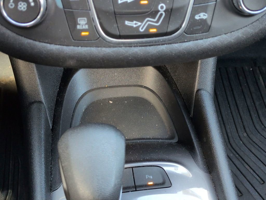 Used 2024 Chevrolet Malibu RS FWD image 30