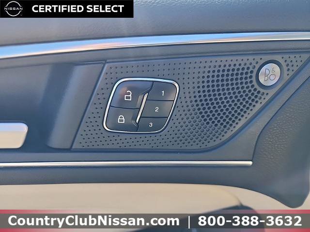 Used 2019 Ford Edge Titanium w/ Equipment Group 301A image 14