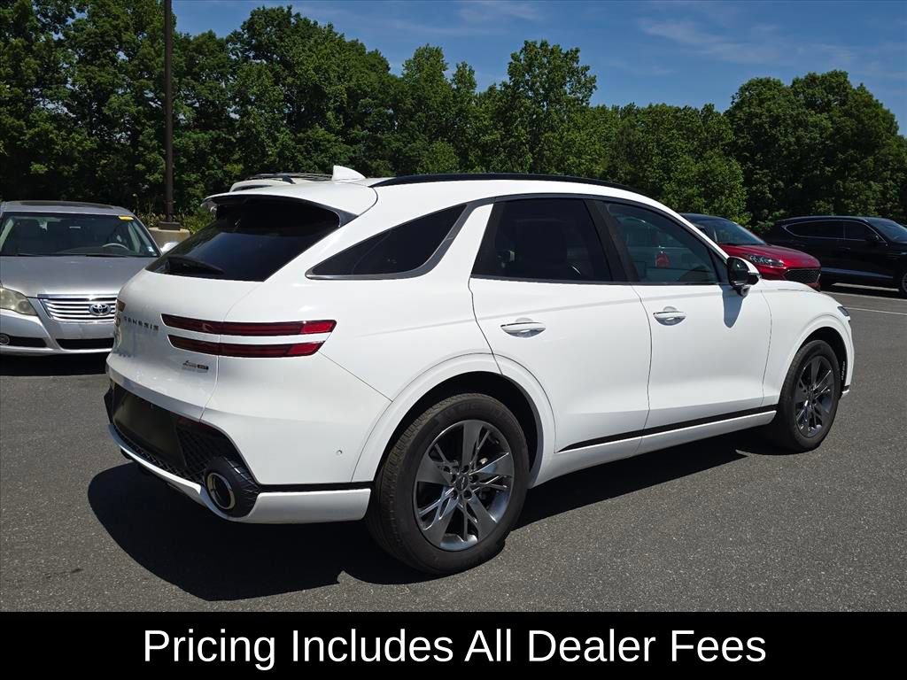 Used 2022 Genesis GV70 3.5T Sport w/ Sport Advanced Package AWD/4WD image 3