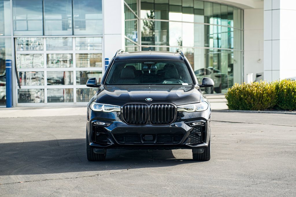 Used 2022 BMW X7 M50i image 2
