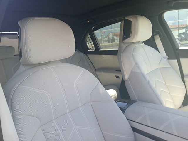 New 2027 BMW 740i xDrive w/ Executive Package AWD/4WD image 18