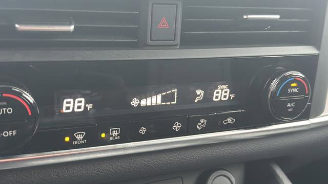 Used 2023 Nissan Rogue SV image 19