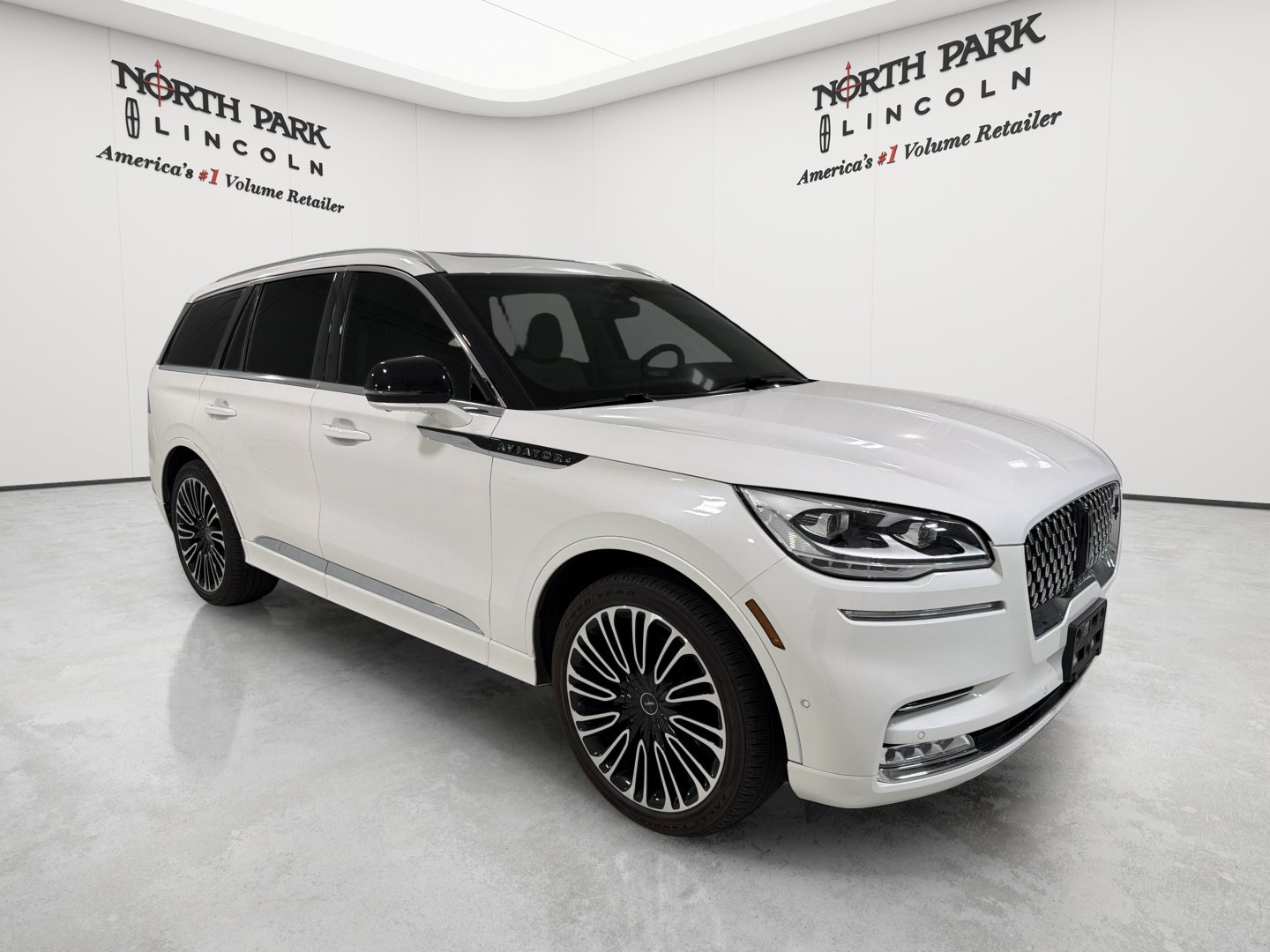 Used 2024 Lincoln Aviator Black Label w/ Dynamic Handling Package AWD/4WD image 7