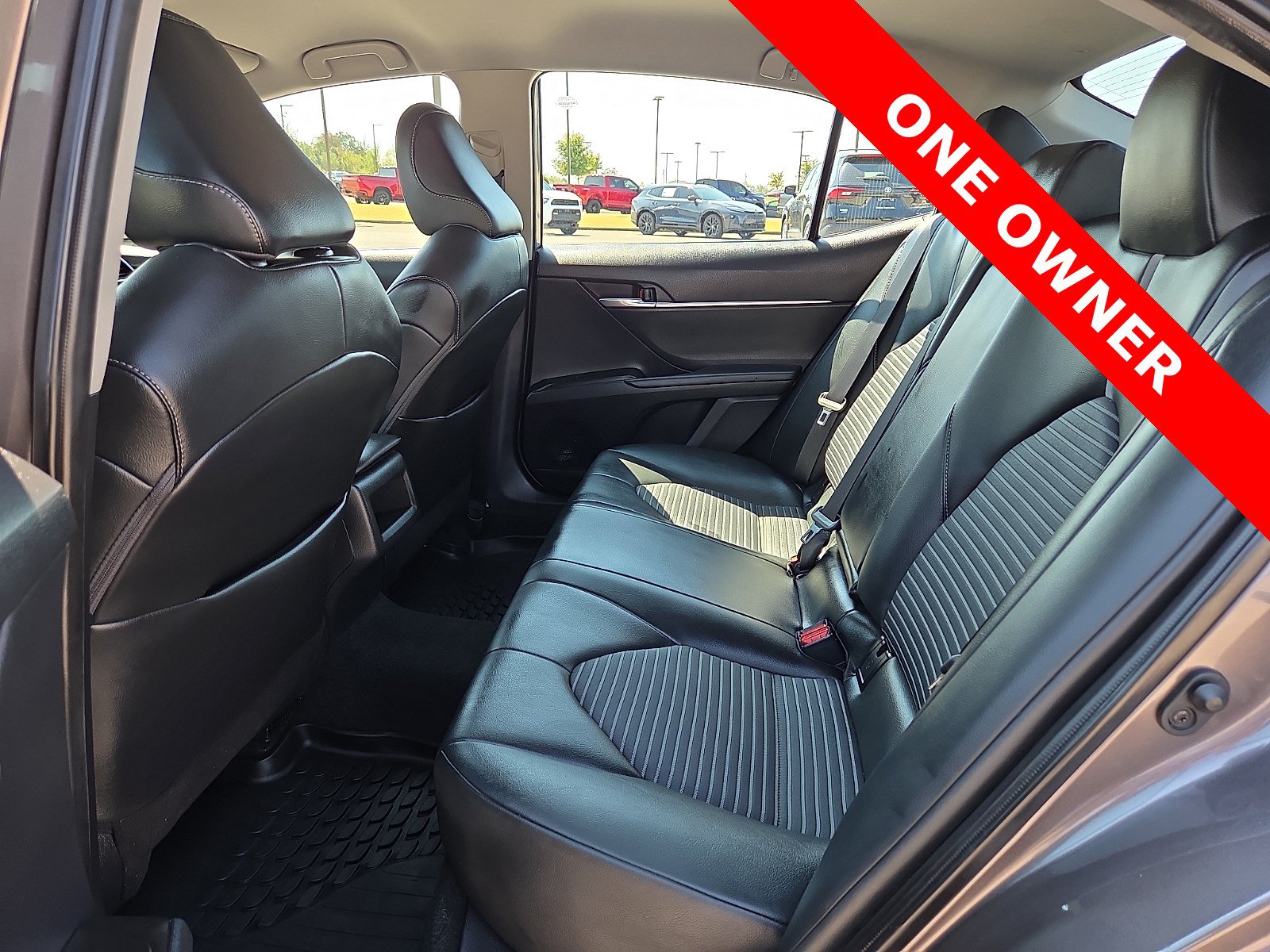 Used 2023 Toyota Camry SE FWD image 10