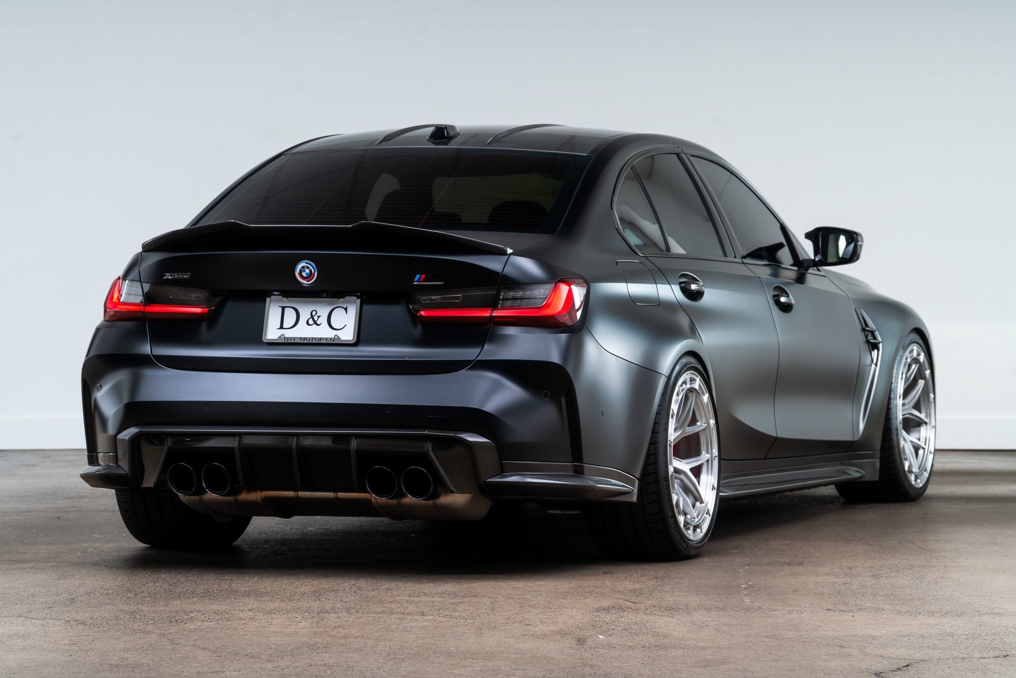 Used 2023 BMW M3 Competition w/ M Carbon Exterior Package AWD/4WD image 9