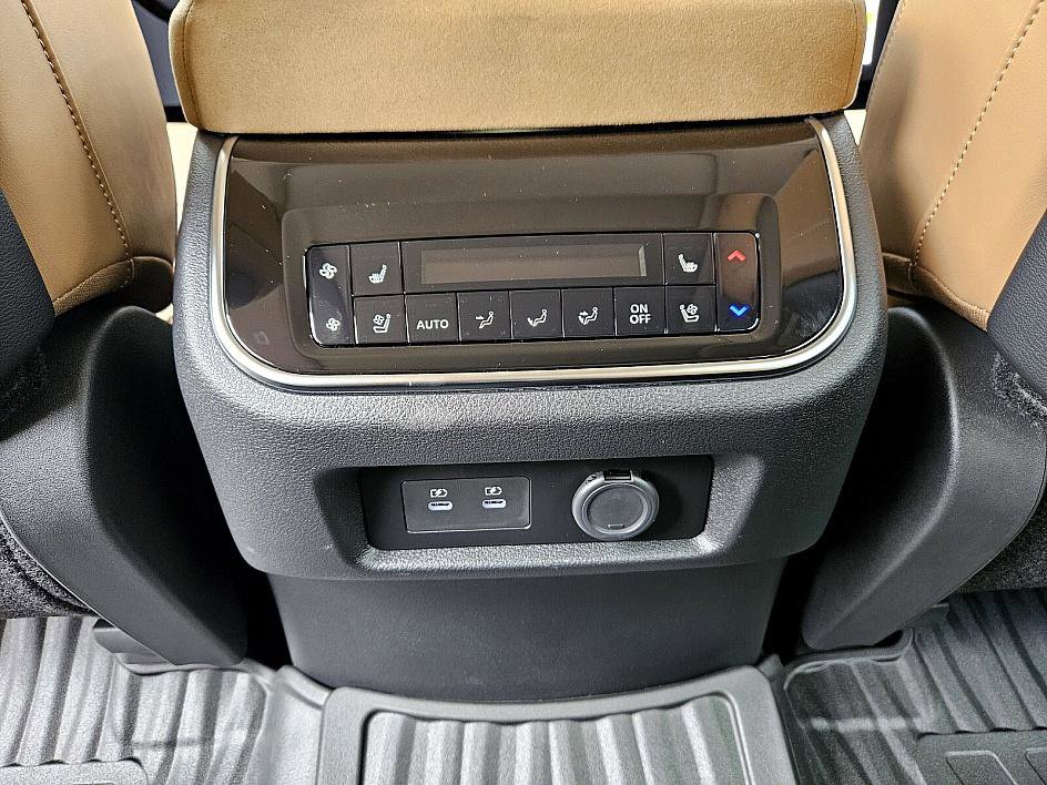 New 2026 INFINITI QX80 Luxe w/ Cargo Package image 11