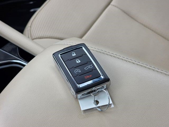 Certified 2023 Jeep Grand Cherokee Limited w/ Luxury Tech Group II AWD/4WD image 43