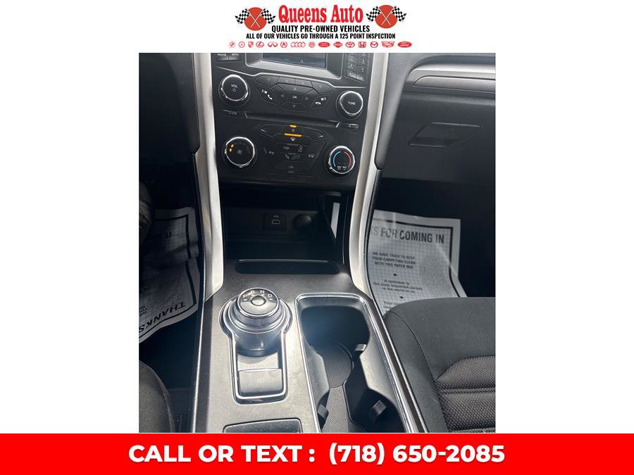 Used 2018 Ford Fusion SE FWD image 16