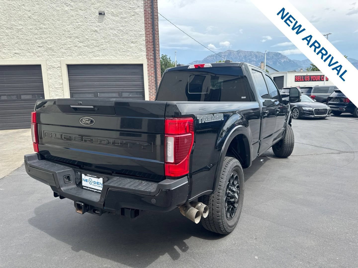 Used 2022 Ford F350 Lariat w/ Tremor Off-Road Package AWD/4WD image 8