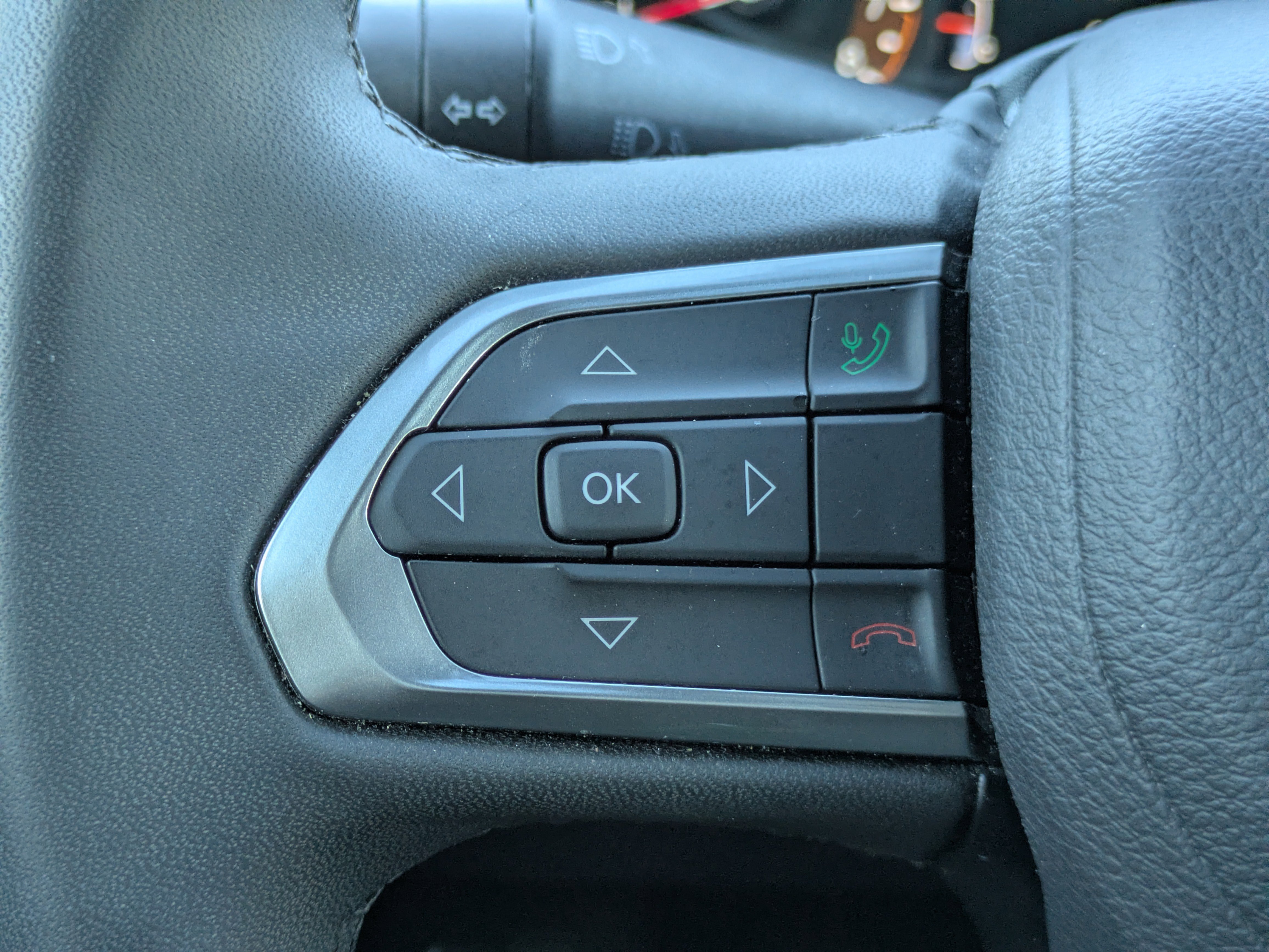 Used 2024 Jeep Compass Latitude image 16