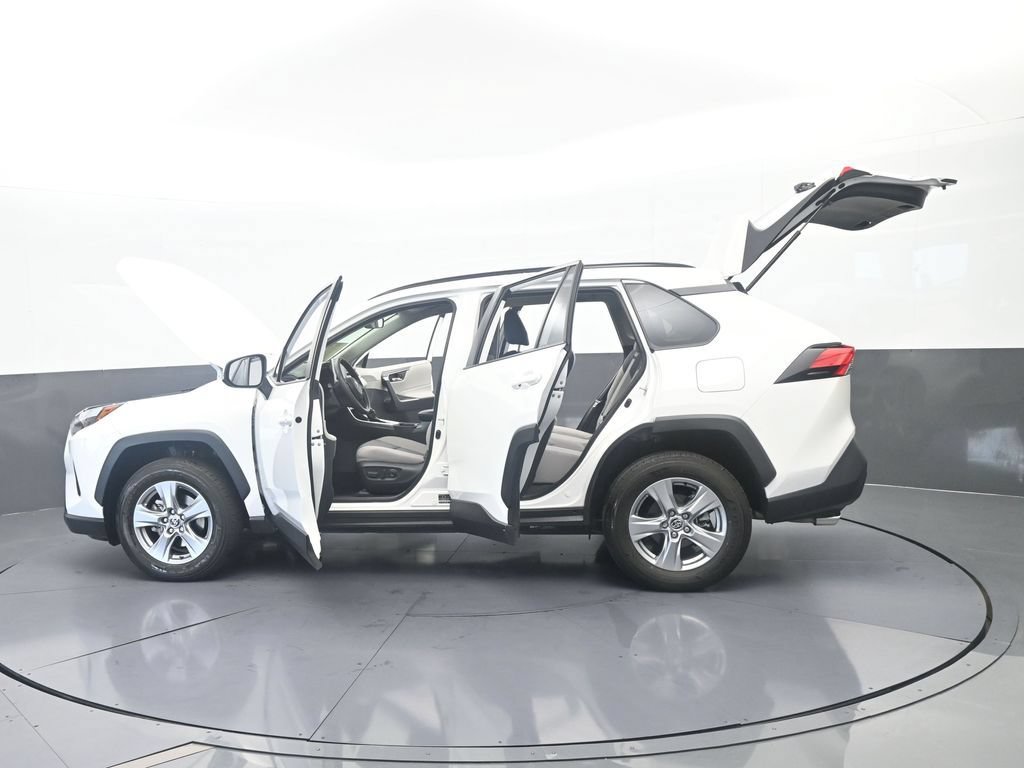 Used 2024 Toyota RAV4 XLE AWD/4WD image 69