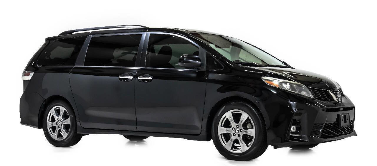 Used 2018 Toyota Sienna SE Premium