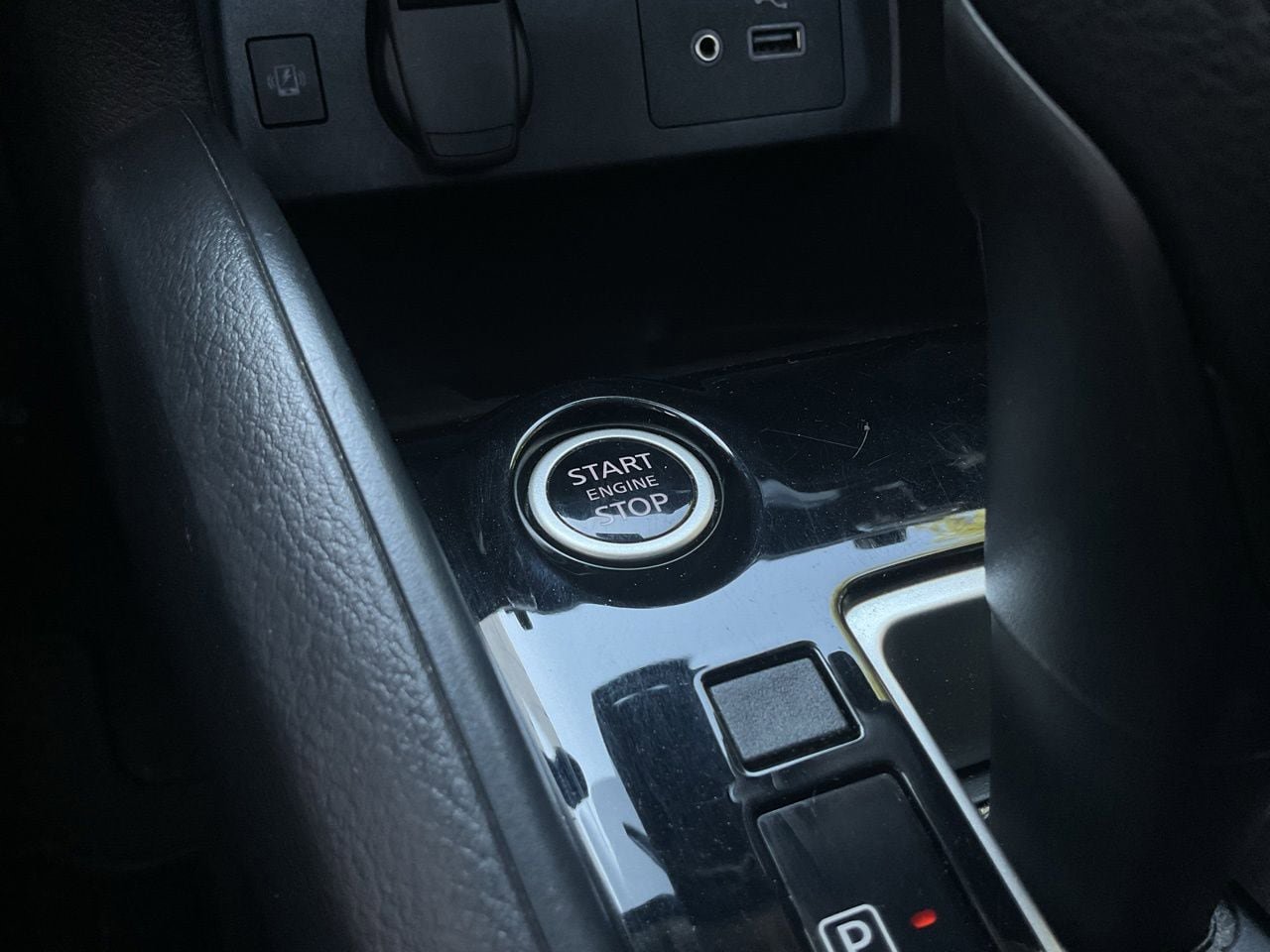 Used 2025 Nissan Versa SV FWD image 22