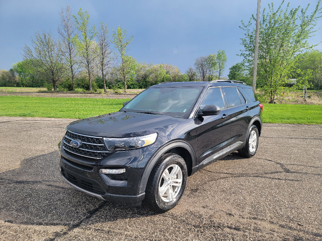 Used 2023 Ford Explorer XLT w/ Equipment Group 202A AWD/4WD image 1