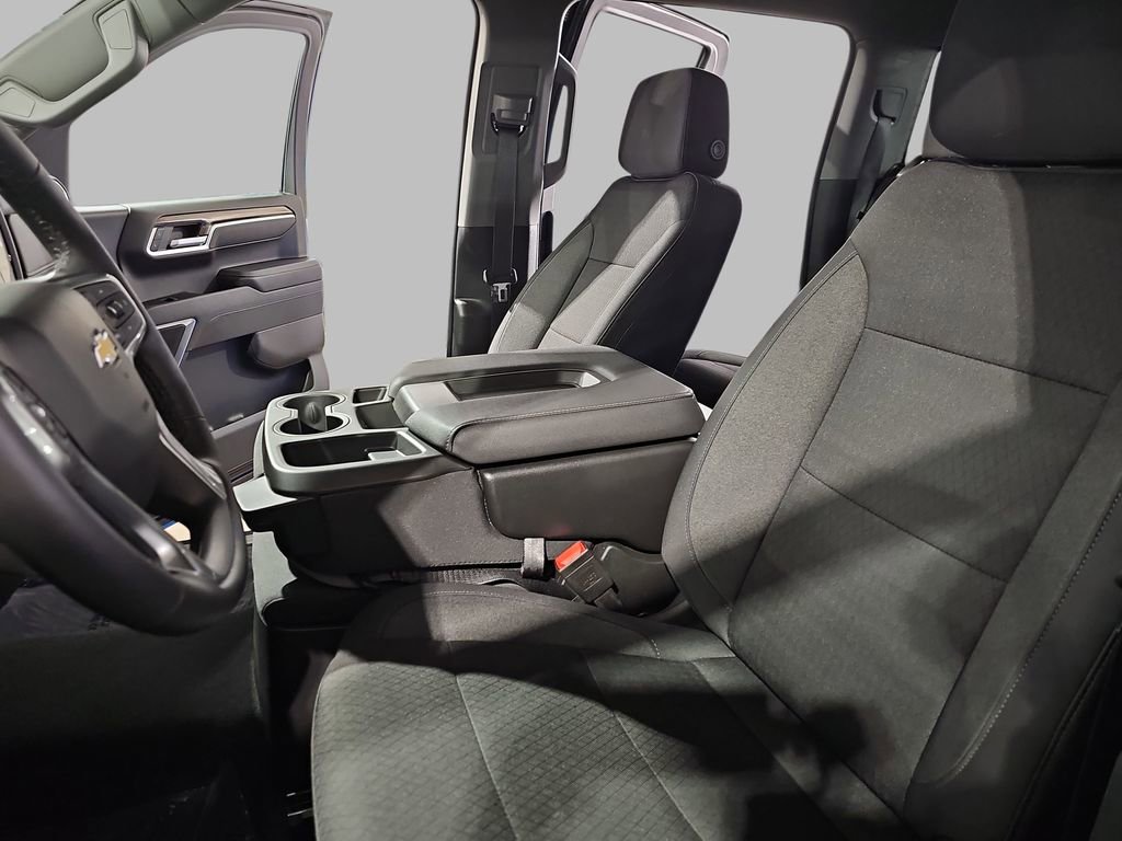 Certified 2025 Chevrolet Silverado 1500 LT AWD/4WD image 18