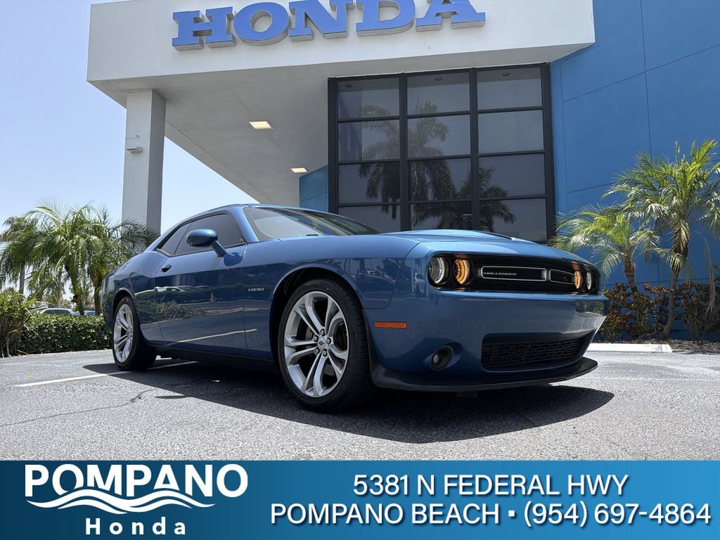 Used 2022 Dodge Challenger R/T RWD image 1