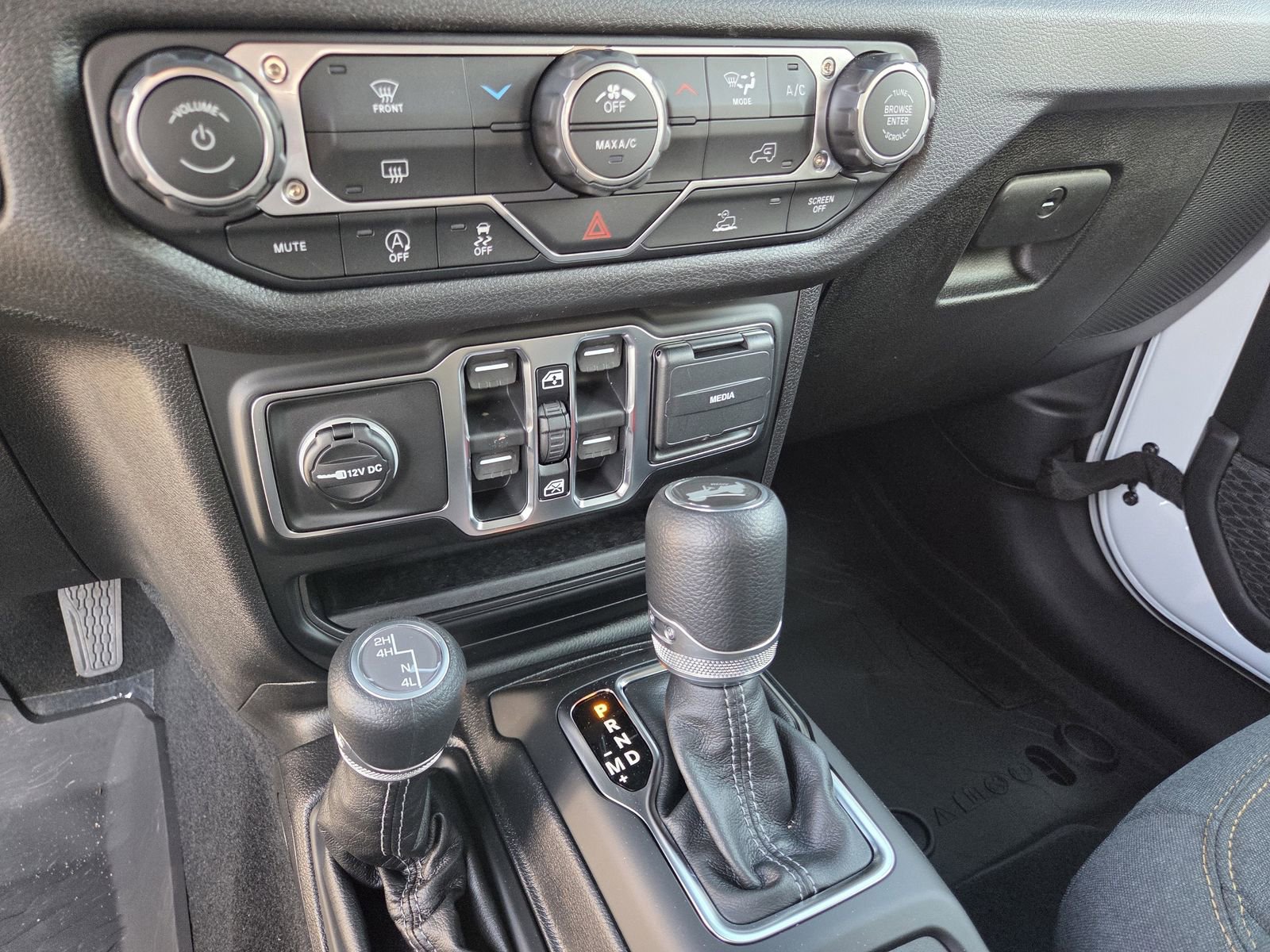 New 2026 Jeep Wrangler Unlimited Sport image 11