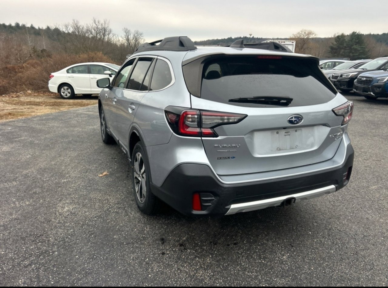 Used 2022 Subaru Outback Limited XT image 8