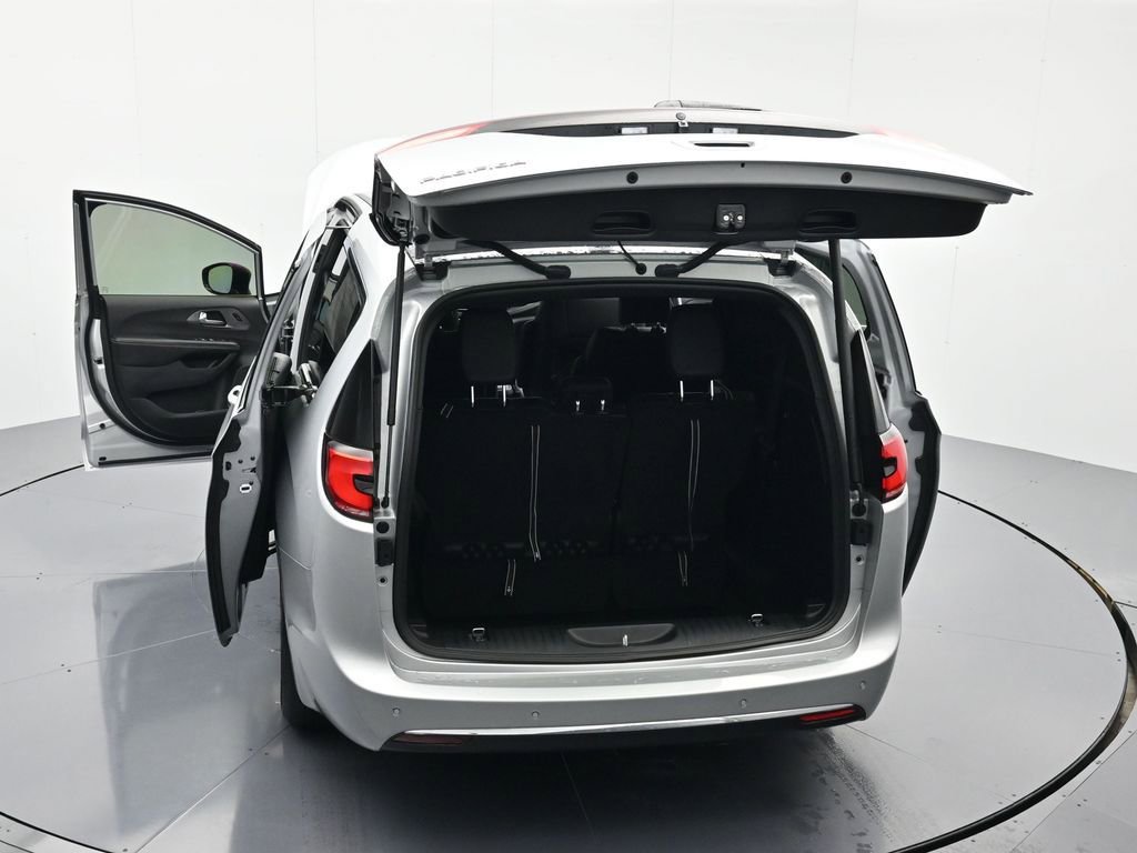 New 2026 Chrysler Pacifica Select FWD image 45